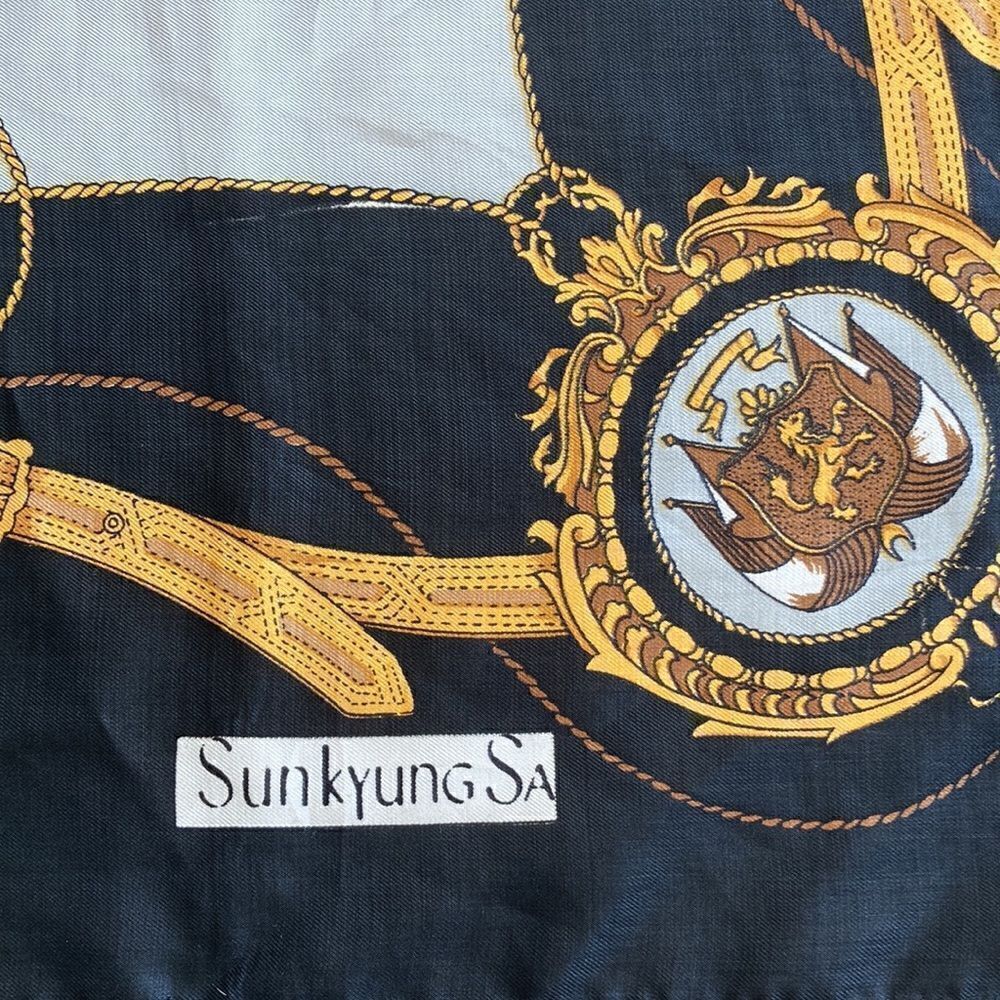 Sunkyung sa scarf  - Picture 3 of 9